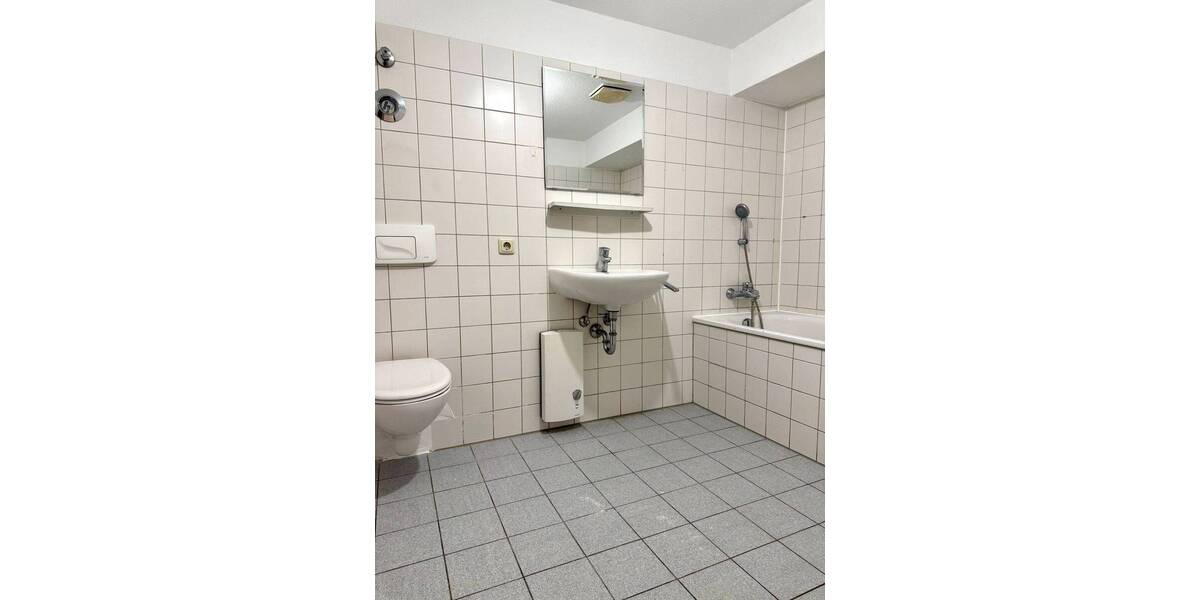 Etagenwohnung Nürnberg Glockenhof - 3 Zimmer, 83 m&sup2;, 1.120&euro; | Angebot:26433958
