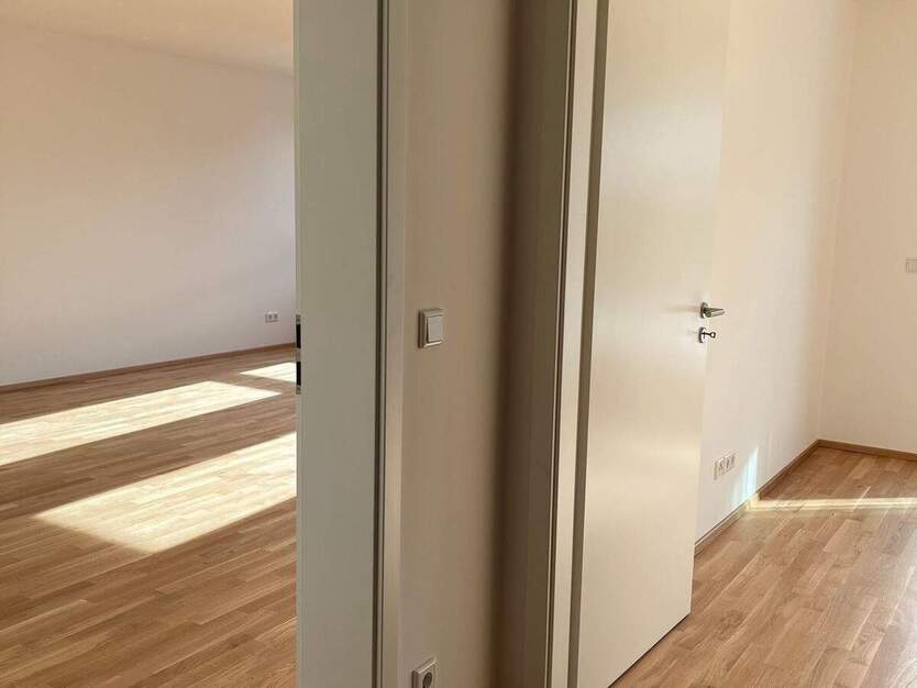 2-Zimmer-Wohnung mit EBK und Loggia in zentraler Lage! 2 zimmer