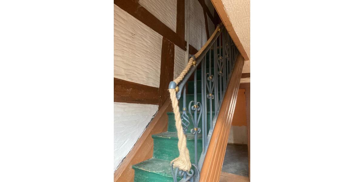 Einfamilienhaus Neuendettelsau - 9 Zimmer, 114 m&sup2;, 140.000&euro; | Angebot:24709906