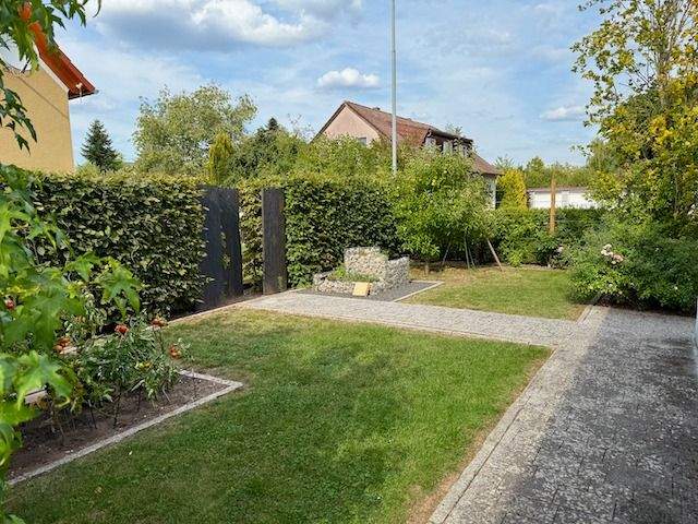 Doppelhaushälfte Neuendettelsau - 5 Zimmer, 173 m&sup2;, 520.000&euro; | Angebot:23969408