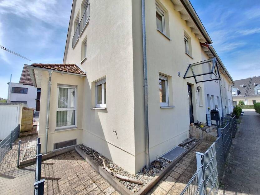 TOP Reiheneckhaus - Modernes Wohnen auf ca. 158 m² Wohnlfläche mit Garage und Stellplatz 4 zimmer