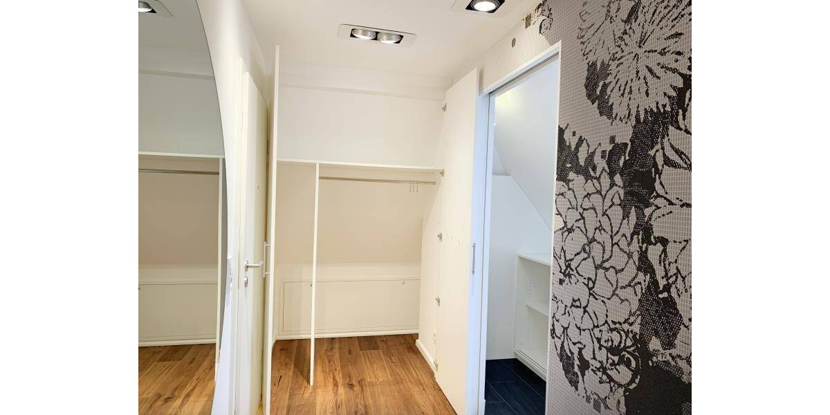 Etagenwohnung Nürnberg Glockenhof - 3 Zimmer, 134 m&sup2;, 2.449&euro; | Angebot:26257773