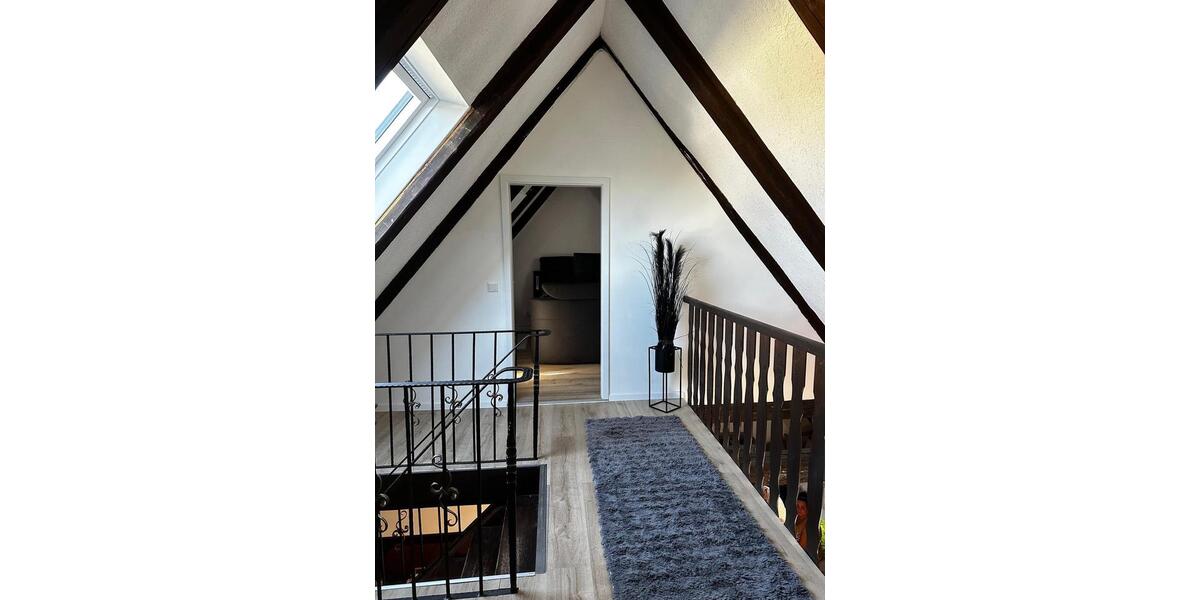 Dachgeschoßwohnung Nürnberg Gaismannshof - 5 Zimmer, 125 m&sup2;, 1.500&euro; | Angebot:27605204