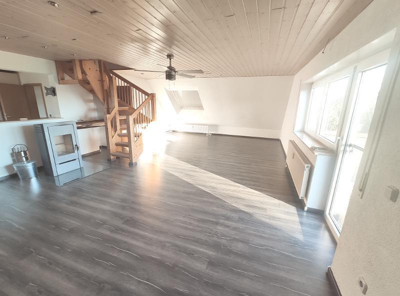 Große Maisonette mit Klimaanlagen (aktuell in 2 Wohnungen unterteilt) mit 2 Balkonen, 2 Einbauküchen und 2 Stellplätzen 5 zimmer