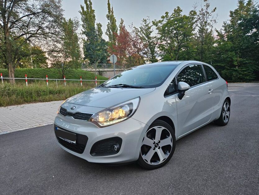 Kia Rio 167.000 km 5.699 € Nürnberg 90475
