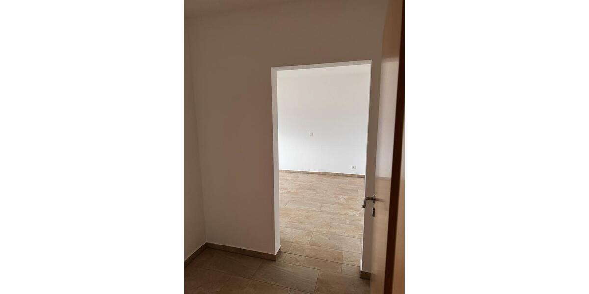 Etagenwohnung Roßtal - 3 Zimmer, 70 m&sup2;, 900&euro; | Angebot:25663306