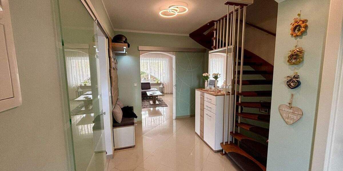 Reihenmittelhaus Feucht - 5 Zimmer, 133 m&sup2;, 495.000&euro; | Angebot:25684419