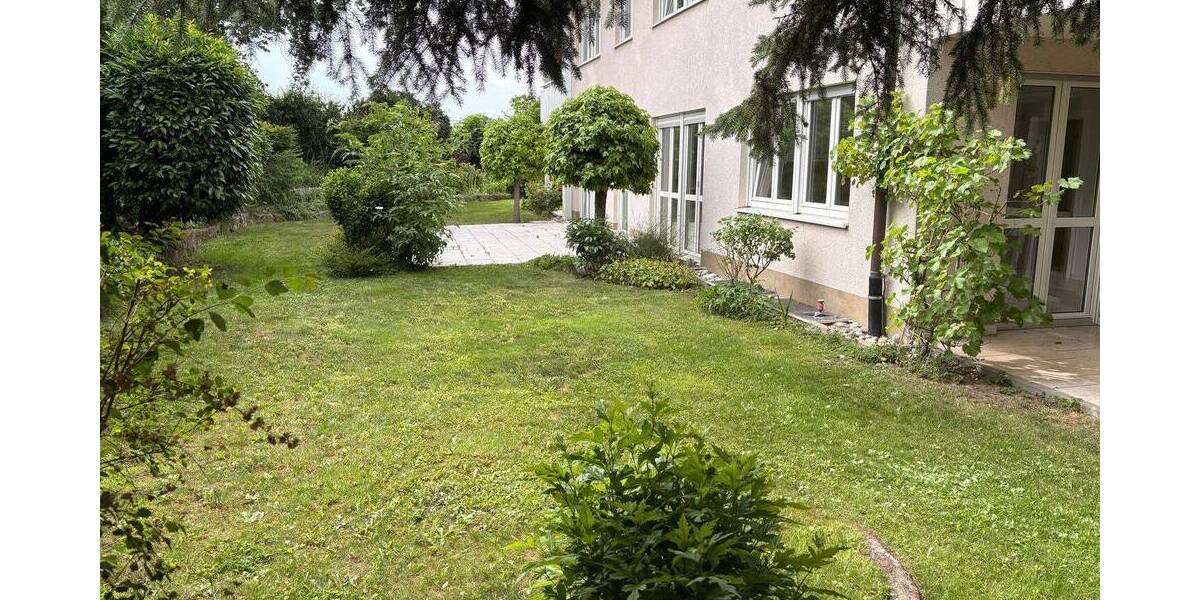 Etagenwohnung Nürnberg Gaismannshof - 4 Zimmer, 145 m&sup2;, 1.950&euro; | Angebot:26863508