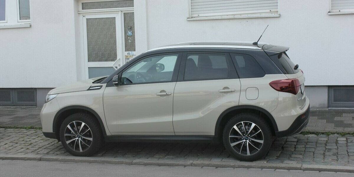 Suzuki Vitara 1.4 Mild-Hybrid Comfort+ 4x2 Autom. 8.500 km 26.990 &euro; Fürth 90763