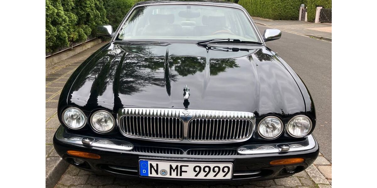 Jaguar Daimler 242.167 km 26.800 &euro; Nuernberg 90482