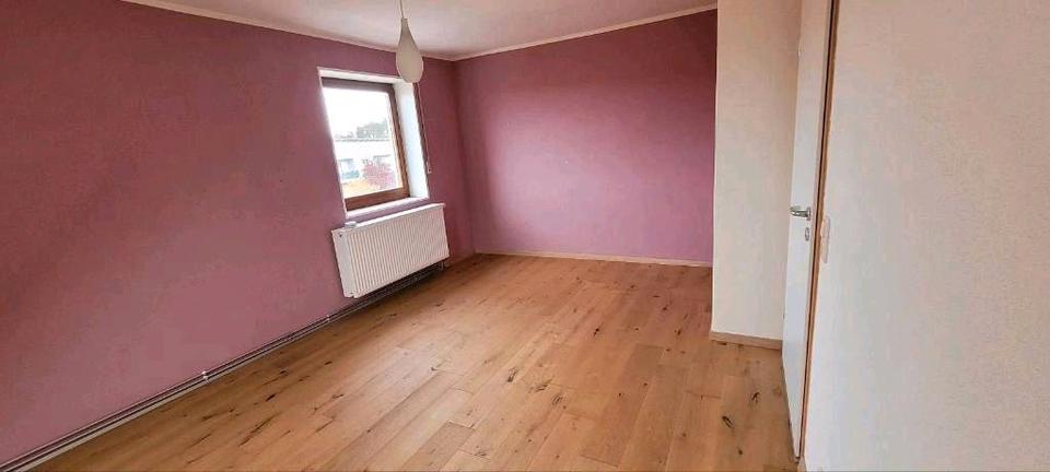 Doppelhaushälfte Roth - 6 Zimmer, 156 m&sup2;, 1.800&euro; | Angebot:26403436
