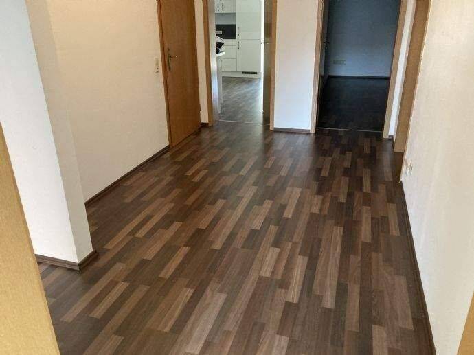 Etagenwohnung Erlangen Hüttendorf - 3 Zimmer, 100 m&sup2;, 950&euro; | Angebot:26841804