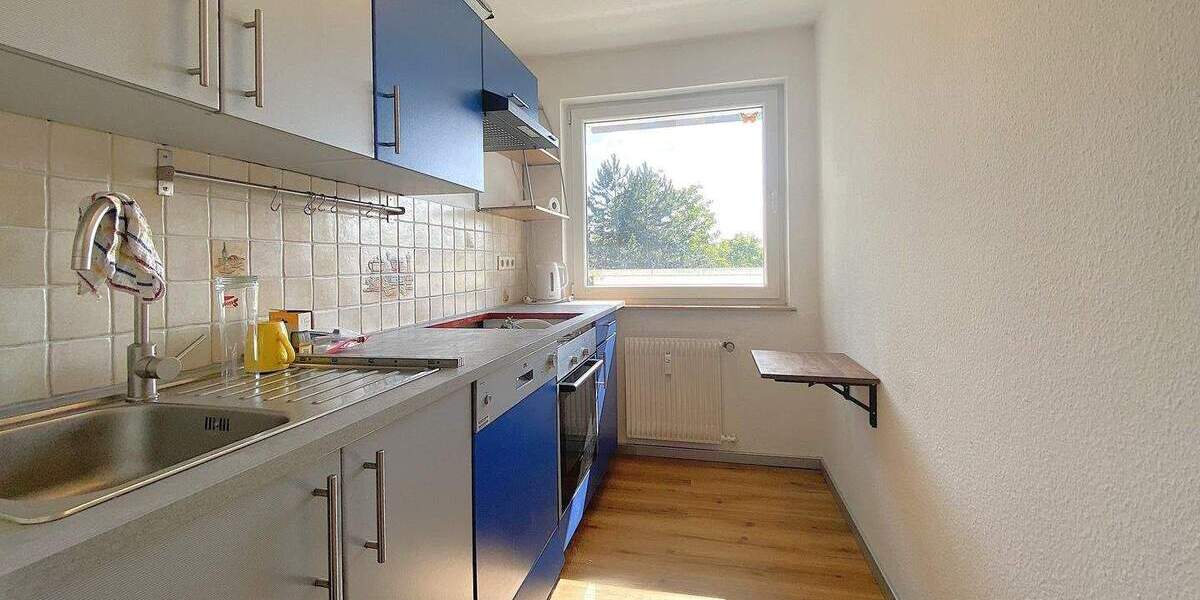 Helle 3-Zimmer-Wohnung mit Süd-Balkon, Garage und Einbauküche - sofort beziehbar 3 zimmer