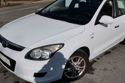 Hyundai i30 143.950 km 3.599 &euro; Fürth 90762