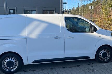 Opel Vivaro 95.000 km 17.300 &euro; Feucht 90537
