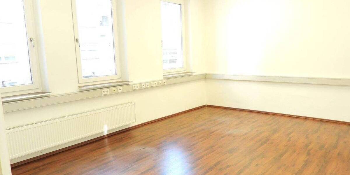 Gewerbeobjekt Nürnberg St Peter - 4 Zimmer, 128 m&sup2;, 890&euro; | Angebot:26843714