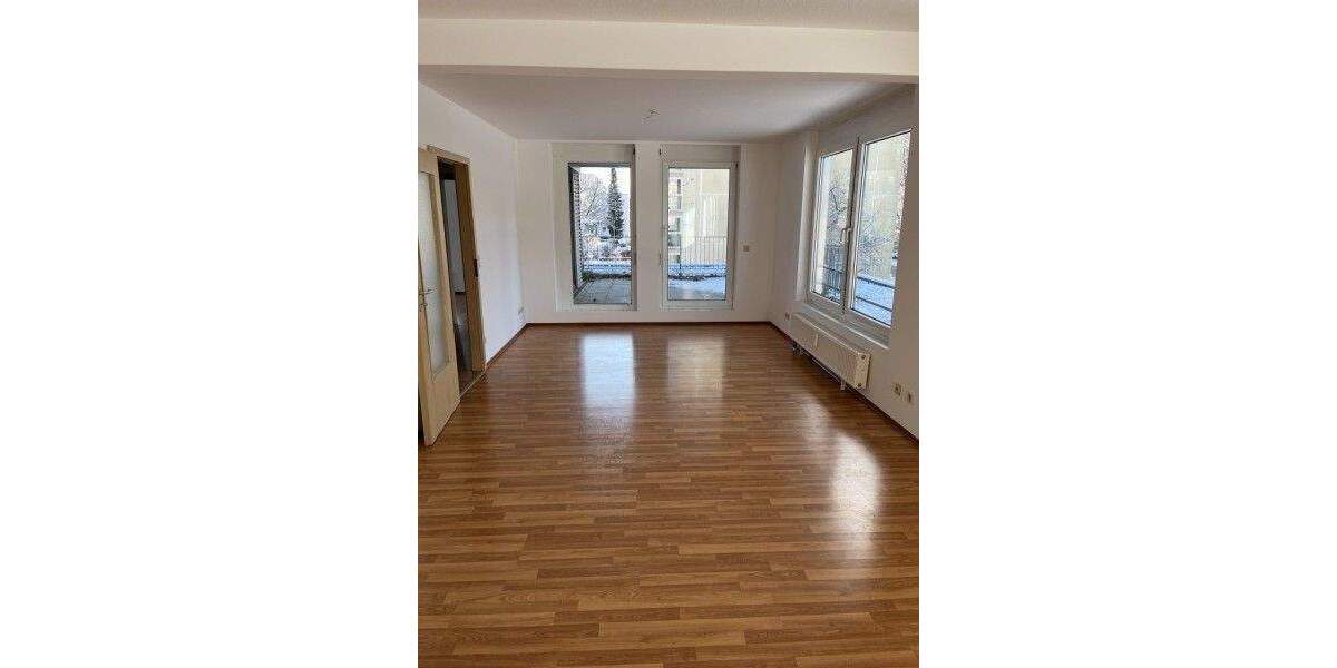 Großzügige 2-Zimmerwohnung Dachgeschoß (2.4) mit Terrasse im 2. OG - TG-Stellplatz zimmer