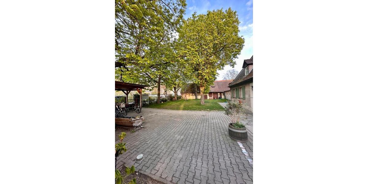 Dachgeschoßwohnung Nürnberg Gaismannshof - 6 Zimmer, 105 m&sup2;, 1.575&euro; | Angebot:26199524