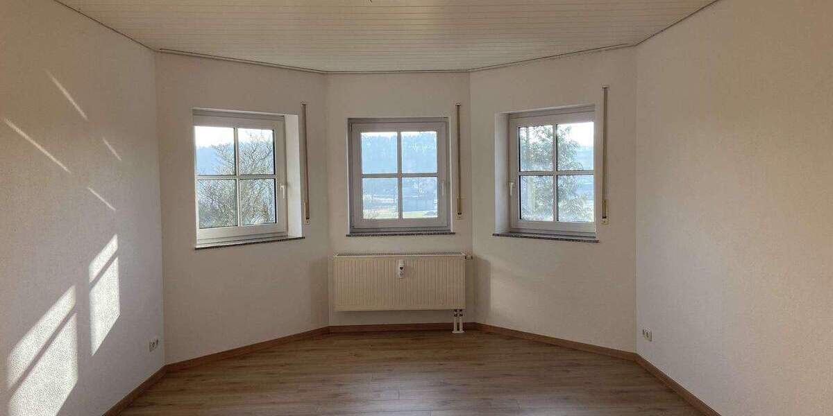 Etagenwohnung Heroldsbach Oesdorf - 4 Zimmer, 127 m&sup2;, 1.075&euro; | Angebot:25768294