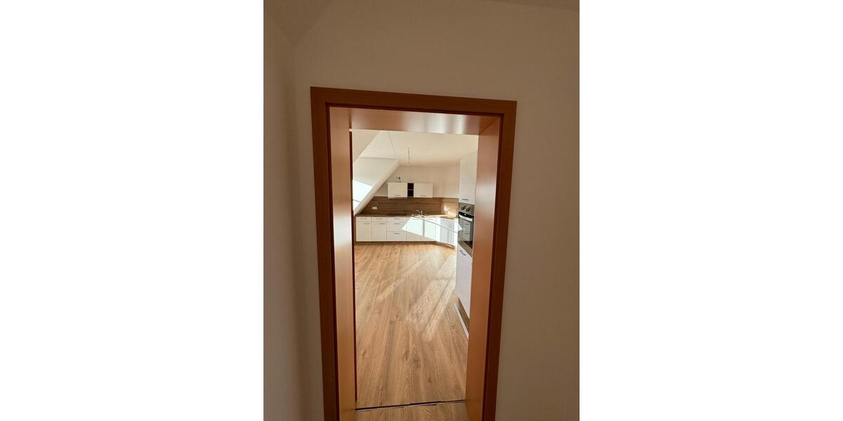 Etagenwohnung Langensendelbach - 2 Zimmer, 65 m&sup2;, 750&euro; | Angebot:27609836
