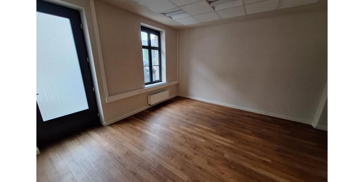 Gewerbeeinheit 132 QM Büro Praxis Kanzlei -1 Min zum Hauptbahnhof zimmer