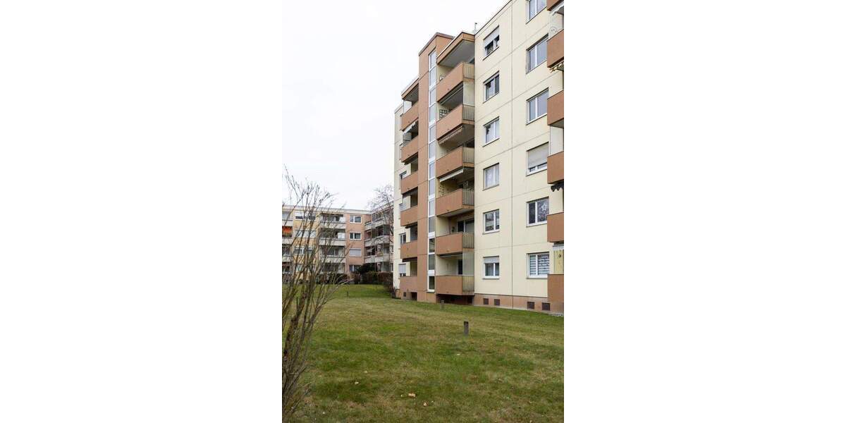 Etagenwohnung Nürnberg Röthenbach b Schweinau - 3 Zimmer, 84 m&sup2;, 330.000&euro; | Angebot:25724159