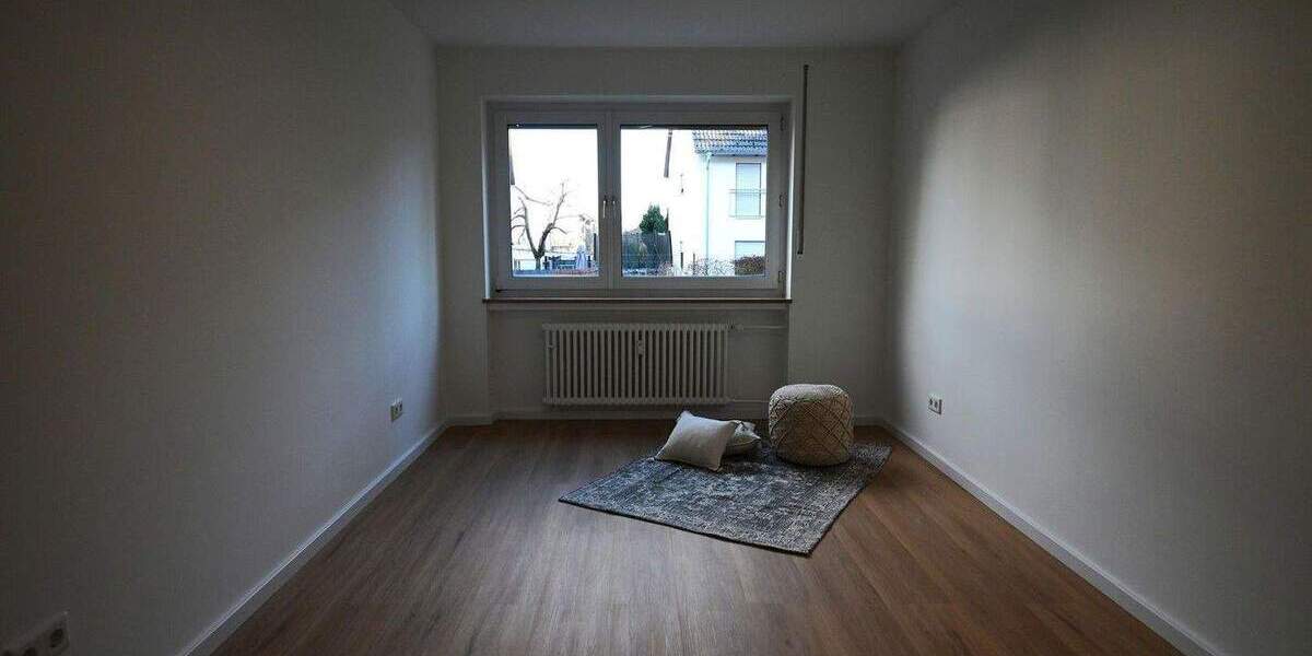 Nur wenige Stufen ins neue Lebensgefühl - hochwertig modernisiert & wunderbar ruhig sowie zentral 3 zimmer