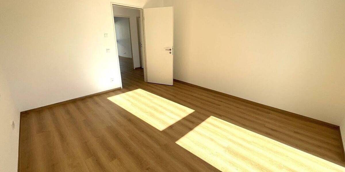 Etagenwohnung Nürnberg Schweinau - 4 Zimmer, 94 m&sup2;, 1.439&euro; | Angebot:26806552
