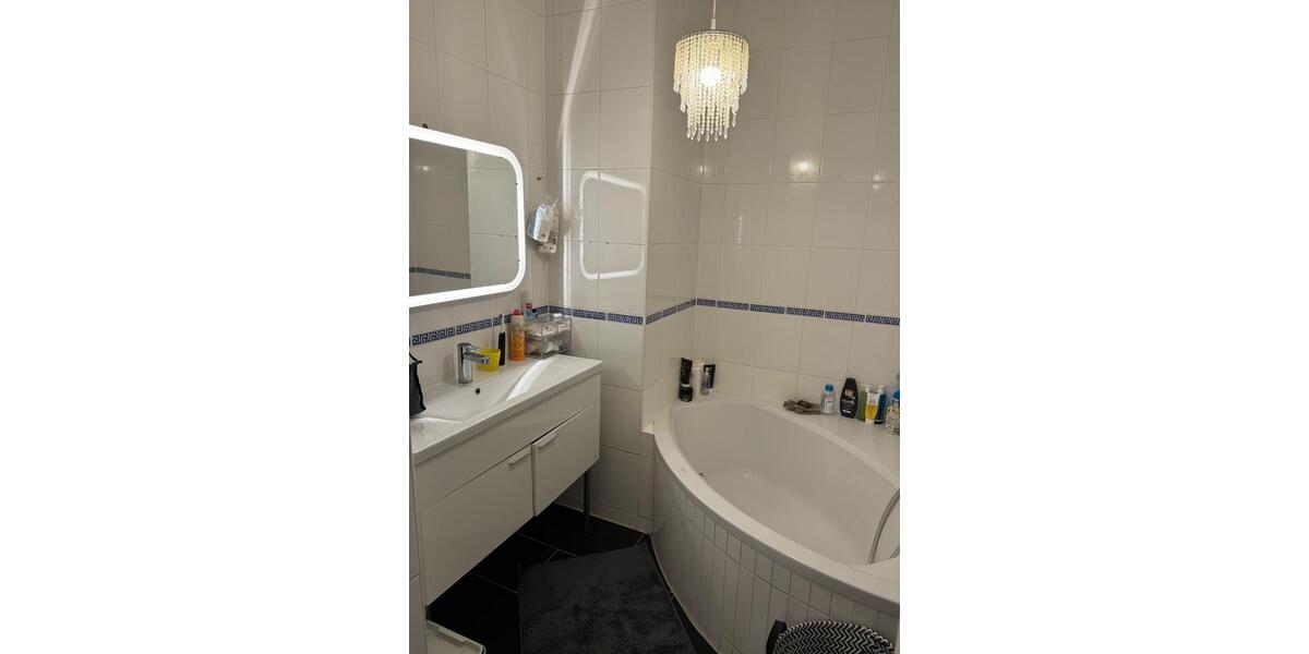 Etagenwohnung Nürnberg Gleißhammer - 3 Zimmer, 84 m&sup2;, 1.350&euro; | Angebot:27570690