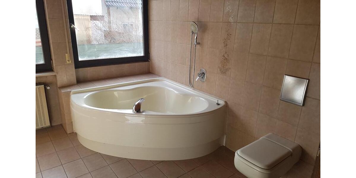 Erdgeschoßwohnung Nürnberg Altenfurt - 5 Zimmer, 140 m&sup2;, 2.000&euro; | Angebot:26648183