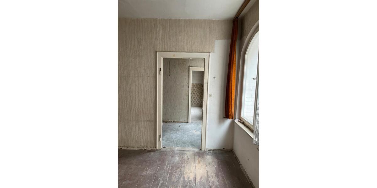 Etagenwohnung Nürnberg Sankt Leonhard - 8 Zimmer, 200 m&sup2;, 300.000&euro; | Angebot:27007176