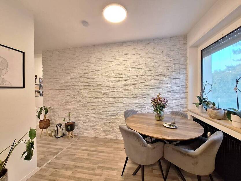 Renovierte 3-Zimmer Wohnung im Hochparterre mit Balkon und Einzelgarage