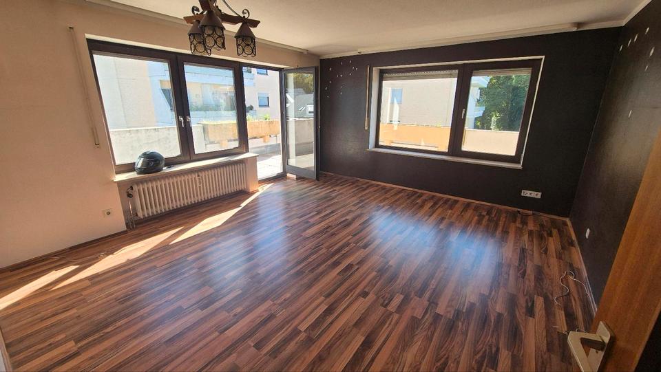 Helle 3-Zimmer-Wohnung, Stadtmitte mit riesen BalkonTiefgarage 3 zimmer