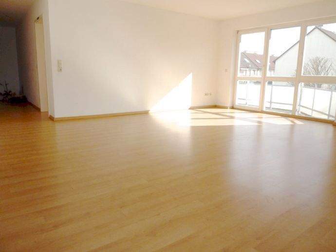 Etagenwohnung Nürnberg Eibach - 3 Zimmer, 98 m&sup2;, 1.300&euro; | Angebot:25695527