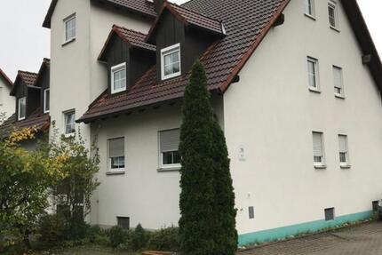 3 Zimmer Wohnung, Souterrain neu teilrenoviert, große Terrasse zimmer