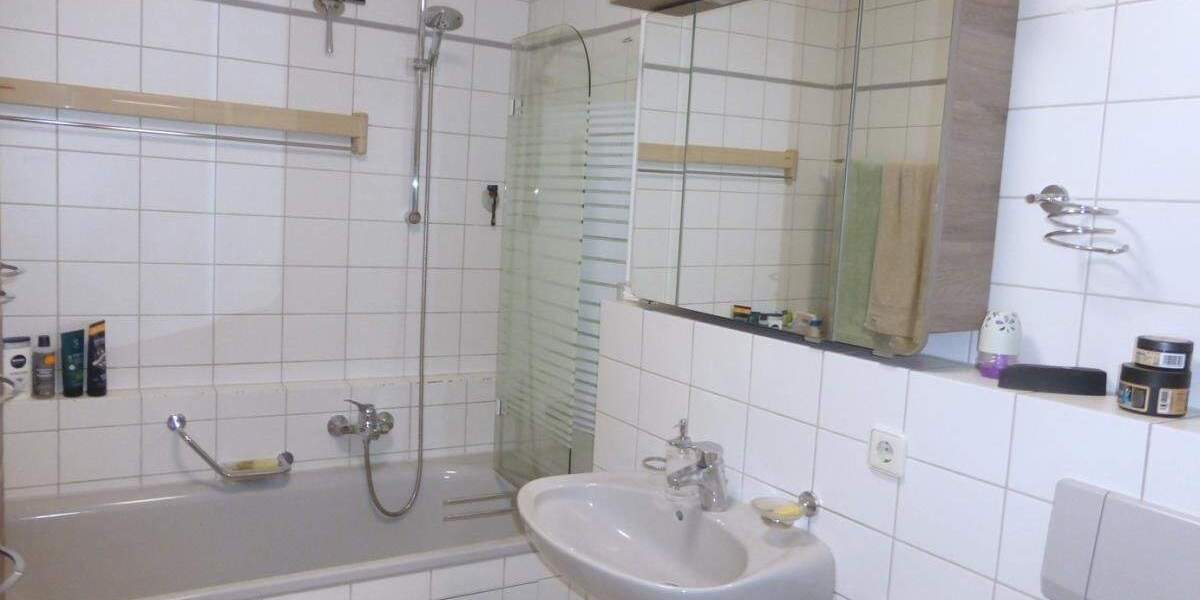 ENTSPANNUNG PUR! Moderne, helle 3 ZW (3. OG, Lift) mit Wintergarten, EBKü., TG-Stellplatz in ruhiger, grüner Lage direkt am Volkspark Marienberg. 3 zimmer