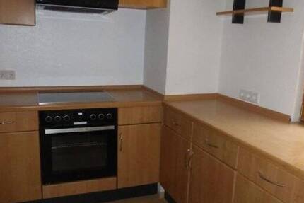 ZENTRAL WOHNEN! Charmante, sanierte 3 ZW (2. OG, leider ohne Balkon, ideal zum Wohnen und Arbeiten) mit Einbauküche in der südwestlichen Altstadt. 3 zimmer