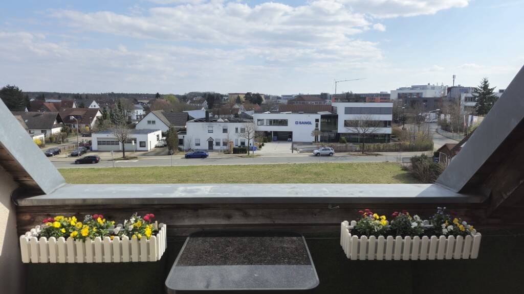 Etagenwohnung Erlangen Tennenlohe - 4 Zimmer, 107 m&sup2;, 1.250&euro; | Angebot:25938363