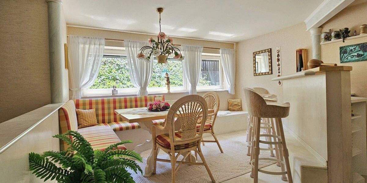 TOP WOHNLAGE-Nürnberg-Weiherhaus! Doppelhaushälfte mit Terrasse, Garten und Garage! 4 zimmer