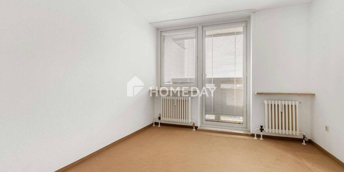 Renovierungsbedürftige 3-Zimmer-Wohnung mit zwei Loggien und optionalem Tiefgaragenstellplatz 3 zimmer