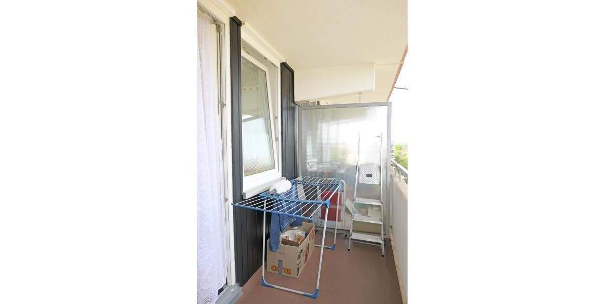 ER-Anger: Freie 1-Zi-Whg (8.OG m. A.), Pantryküche, Balkon mit Ausblick, Garage optional 1 zimmer