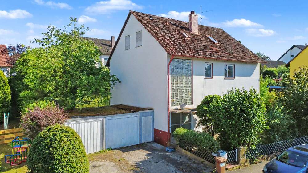 Einfamilienhaus Roth - 9 Zimmer, 230 m&sup2;, 459.000&euro; | Angebot:27104598