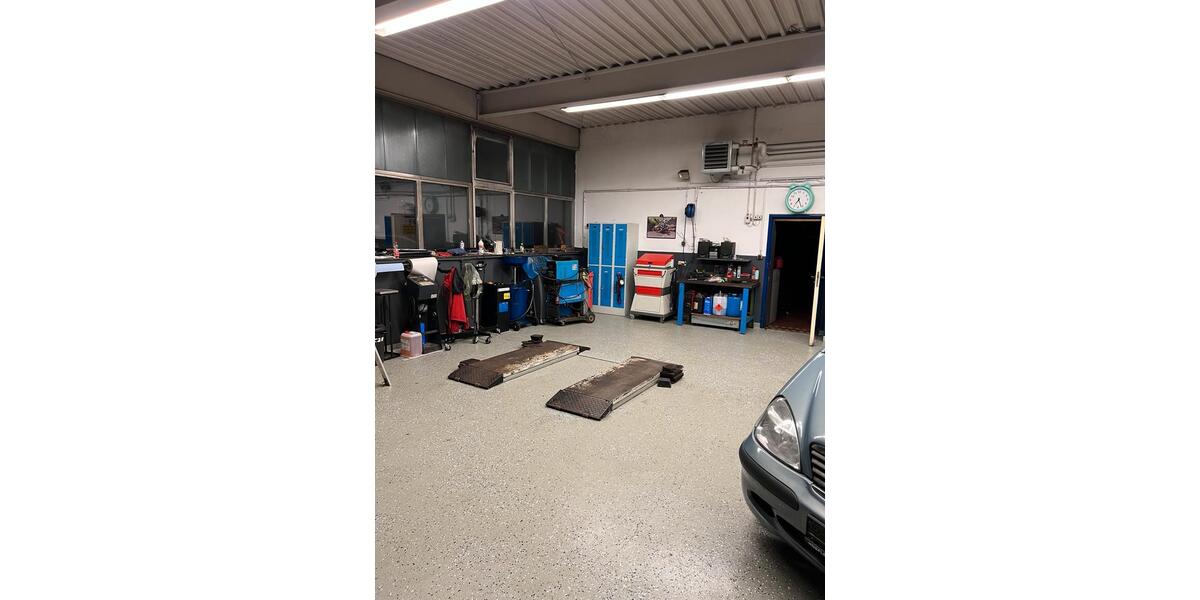 Kfz-Werkstatt mit Waschhalle voll ausgestattet 30 Auto Platz zimmer