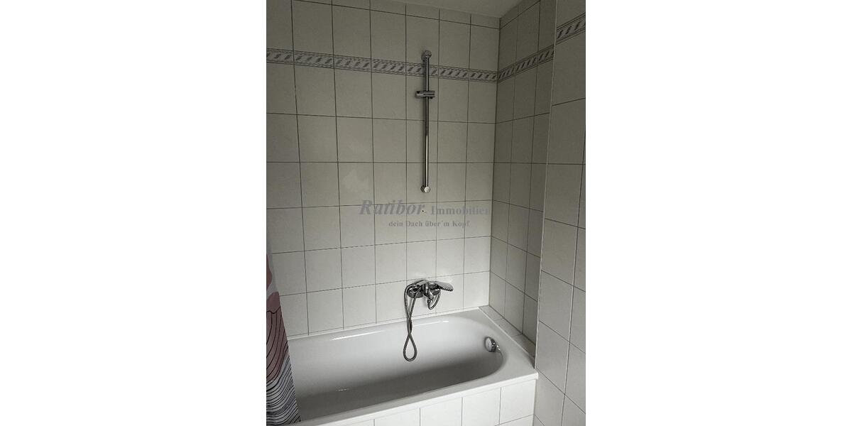 Schön geschnittene 3 Zimmer EG-Wohnung mit großer Terrasse und Garten in ruhiger Wohnlage in RH-Ost 3 zimmer