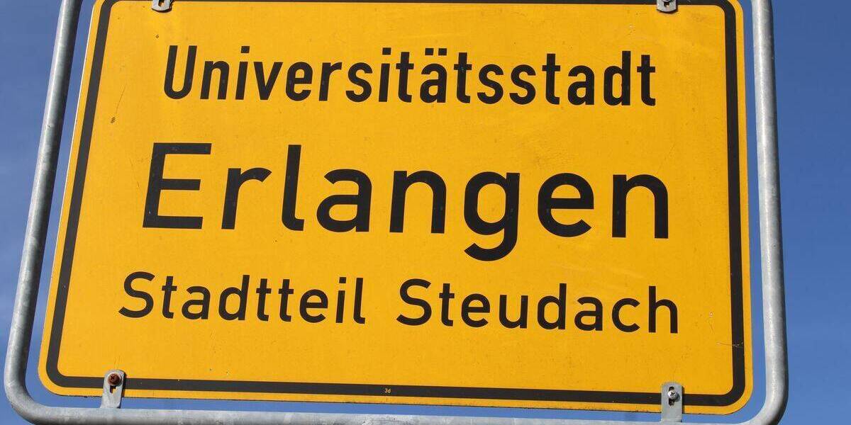 BAU-ENTWICKLUNGSGRUNDSTÜCK ODER SANIERUNGSOBJEKT ----- Anwesen mit Großgrundstück und diversen Nebengebäuden zimmer