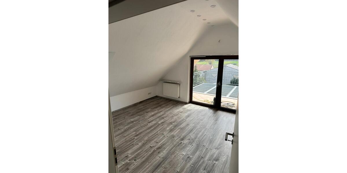 Maisonettenwohnung Heßdorf - 5 Zimmer, 125 m&sup2;, 1.600&euro; | Angebot:26680218