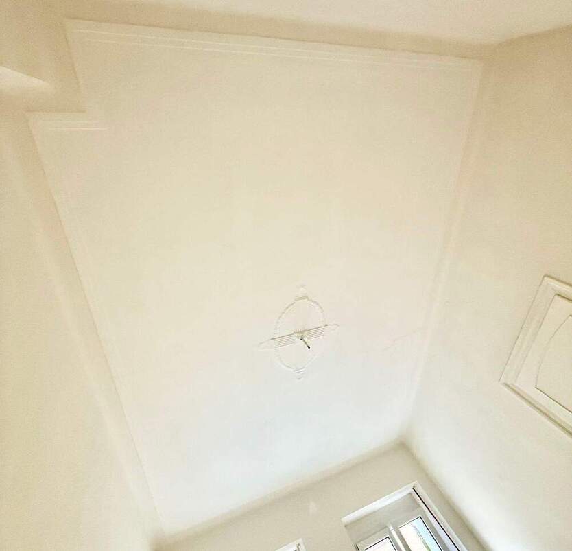 Bereits frei und im beliebten Rennweg! Schöne 3,5-Zimmer-Wohnung mit eigener Terrasse, hohen Decken & Altbaucharme!