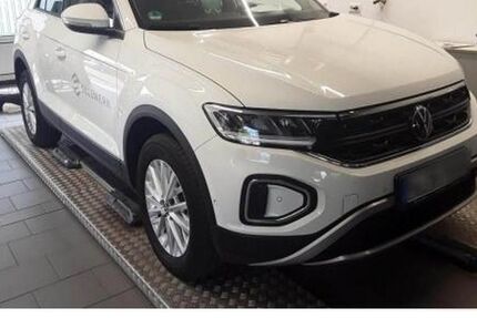 VW T-Roc 41.778 km 25.910 € Nürnberg 90411