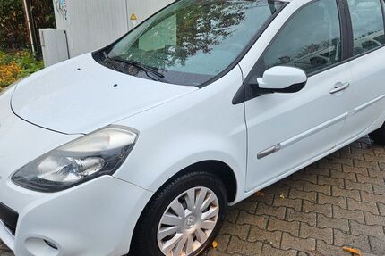 Renault Clio 143.000 km 1.950 € Nürnberg 90441