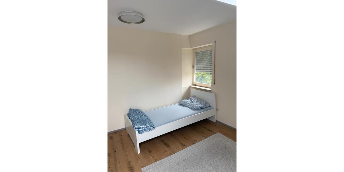 Dachgeschoßwohnung Fürth Bislohe - 3 Zimmer, 60 m&sup2;, 1.100&euro; | Angebot:25382348